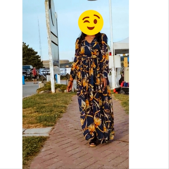 Fashion Nova Maxi Dress (XS) - Picture 2 of 3